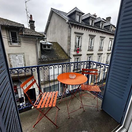 Belle Maison De Ville Au Coeur Du Village De Montagne Vic-sur-Cère Eksteriør billede