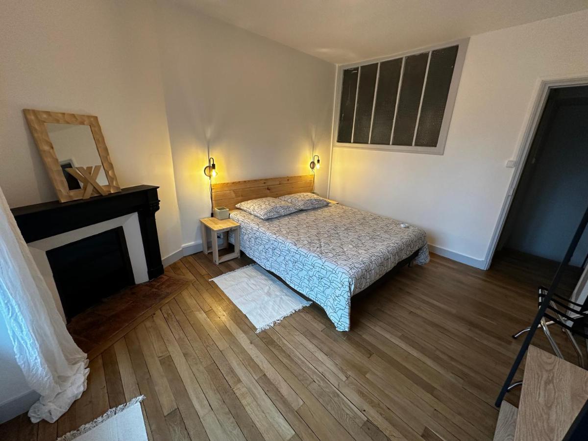 Belle Maison De Ville Au Coeur Du Village De Montagne Vic-sur-Cère Eksteriør billede